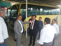 Esnafa Türk Bayrağı Hediye Etti