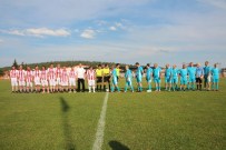 PELITÖZÜ - İhtiyar Delikanlılar Sahaya İndi