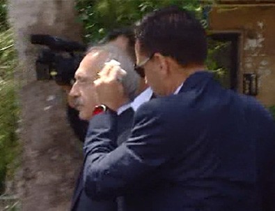Kılıçdaroğlu'na şehit cenazesinde yumurtalı protesto