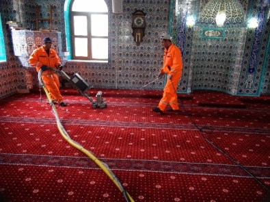Yozgat Belediyesi Ramazan Ayı Öncesi Camilerde Temizlik Seferberliği Başlattı