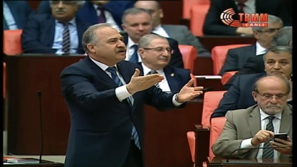 CHP'li vekiller Meclis'i terk etti