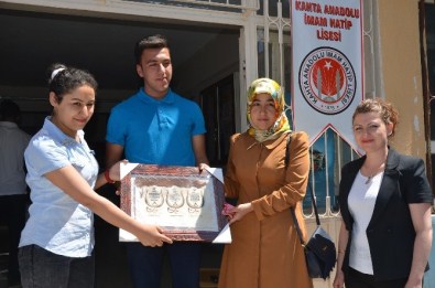 40 Hadis Yarışmasının Ödülleri Sahiplerin Buldu