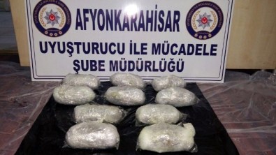 Afyonkarahisar'da 2 Kilo 665 Gram Esrar Ele Geçirdi