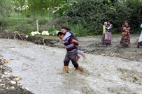 ZAFER COŞKUN - Köylüler Çocukları İçin Köprü İstiyor