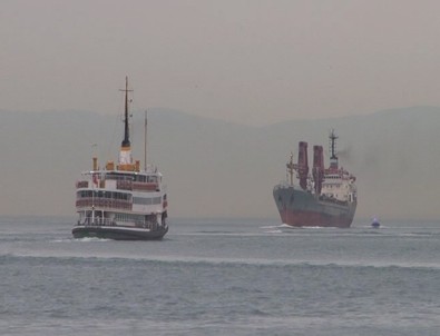 Rus Askeri Kargo Gemisi İstanbul Boğazı'ndan geçti