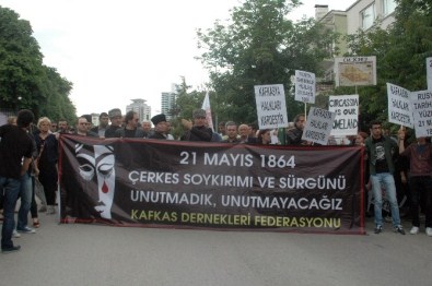 Rus Elçiliği Önünde Çerkez Soykırımı Protestosu