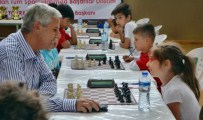 SATRANÇ TURNUVASI - Söke Ulusal Düzeyde Satranç Turnuvası'na Ev Sahipliği Yapıyor