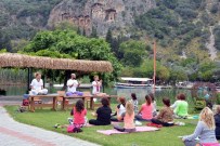 DALYAN - Tarihi Kaya Mezarları Eşliğinde Dostluk Ve Barış İçin Yoga