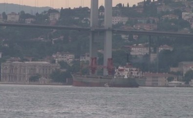Türkiye'den Satın Aldıkları Gemiyle Boğaz'dan Geçtiler