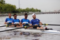 Üniversiteli Gençler Küçükçekmece Gölü'nde Kıyasıya Mücadele Etti