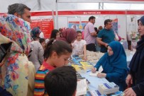 EMINE ŞENLIKOĞLU - Yazar Emine Şenlikoğlu Okurlarıyla Buluştu