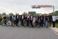 MEHMET FATIH ÇIÇEKLI - 105 Yetim Çocuğa 105 Bisiklet Dağıtımı Gerçekleşti