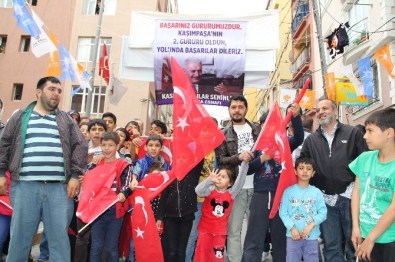 Beyoğlu'nda Davullu Zurnalı, Meşaleli Binali Yıldırım Kutlaması