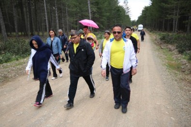 Beyşehir'deki Kamu Çalışanları Şehitler Anısına Doğada Yürüdü