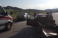 Çorum'da Trafik Kazası Açıklaması 2 Yaralı