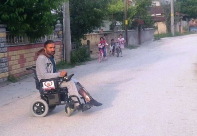 Düğünden 15 Gün Sonra Kaza Geçiren Genç Akülü Arabasına Kavuştu