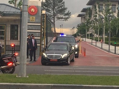 Erdoğan Davutoğlu'nun İstifasını Kabul Etti