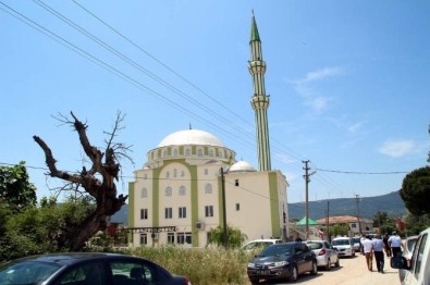 Foça Gencerli Yıldız Camii Törenle Hizmete Açıldı