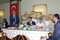VURAL KAVUNCU - Başkan Güler, Kızının Nikahını Kıydı