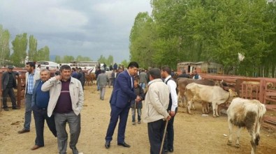 Başkan Sertoğlu Hayvan Pazarındaki Esnafla Bir Araya Geldi