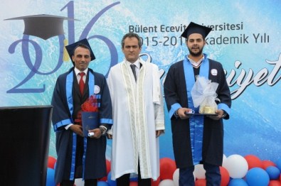 Bülent Ecevit Üniversitesi 2016'Nın İlk Mezuniyet Törenini Zonguldak MYO'da Gerçekleştirdi