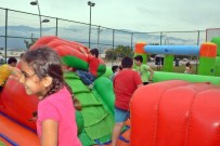 ŞİŞME OYUN PARKI - Büyükşehir'den Çocuklara Hafta Sonu Hediyesi