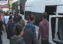 İSTANBUL KONGRE MERKEZI - Dünya İnsani Zirvesi'ni Protesto Eden Gruba Gözaltı