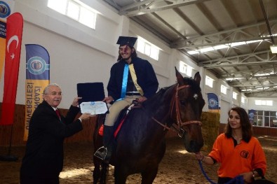 Mamyo'da Mezuniyet Töreni