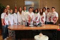 İKINCI LIG - Şampiyon Basketbolcular Başkan Kocadon'a Aldıkları Kupa İle Teşekkür Etti