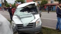 MİNİBÜS KAZASI - Samsun'da minibüs kazası: 1 ölü, 6 yaralı
