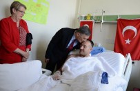 UZMAN ERBAŞLAR - Aziz Sancar Yaralı Askerleri Ziyaret Etti