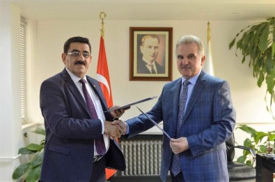 Irak Üniversitesinden Rektör Elmas'a Ziyaret