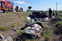 SÜLEYMAN DEMİR - Kahramanmaraş'ta Trafik Kazası Açıklaması 1 Ölü, 1 Yaralı