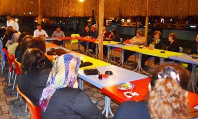 Başkan Ümmet Akın, Mahalle Sakinleriyle Bir Araya Geldi