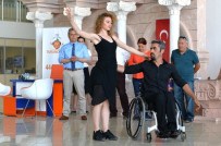 DANS GÖSTERİSİ - Başkan Uysal, Dansçıları Avrupa Şampiyonası'na Yolcu Etti