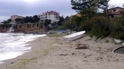 Büyükçekmece'de Denize Giren 2 Lise Öğrencisi Boğuldu