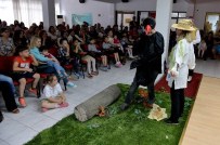 KARAKUYU - Down Sendromlu Çocuklardan Tiyatro Gösterisi