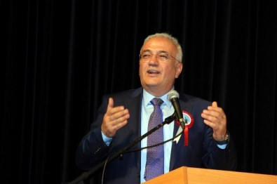 Ekonomi Eski Bakanı Mustafa Elitaş'a 'Yılın Ahisi' Ödülü Verildi