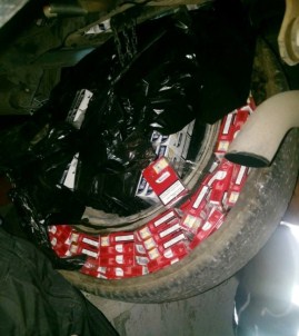 Genç Kadın 5 Bin 900 Paket Kaçak Sigarayla Yakalandı