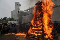MEHMET SIYAM KESIMOĞLU - Kakava Ateşi Yağmur Altında Yandı