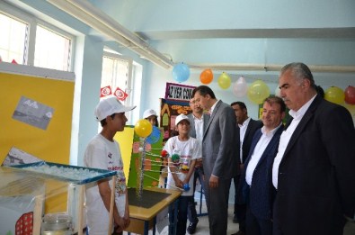 Öğrenciler Eserlerini Sergiledi