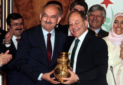 Recep Akdağ Görevi Devraldı