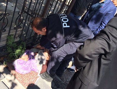 Türk polisinden örnek davranış!