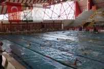 YÜZME YARIŞLARI - Turkcell Açık Yaş Yüzme Şampiyonası Mersin'de Yapılıyor