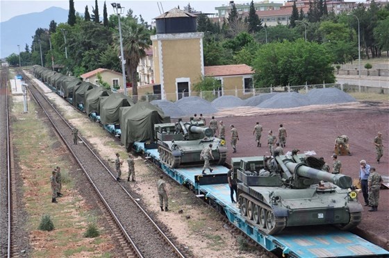 İslahiye'ye obüs sevkiyatı