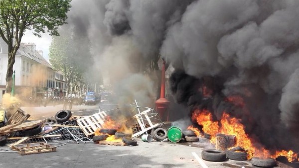 Fransa'da çatışma çıktı!