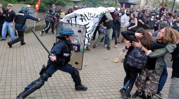 Fransa'da çatışma çıktı!