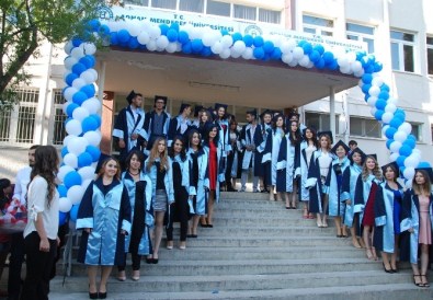 ADÜ Aydın Sağlık MYO Mezunlarını Uğurladı