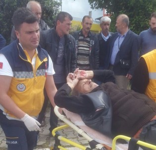 Akçakoca'da Motor Kazası Açıklaması 1 Yaralı