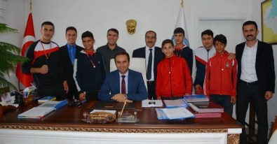 Başarılı Sporculardan Kaymakam Erkan'a Ziyaret